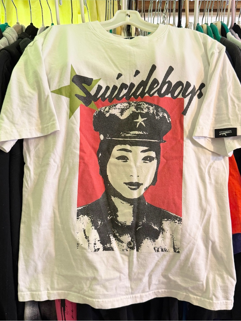 G59 The Nuclear Race Is Female Shirt Medium White Streetwear Greyday
